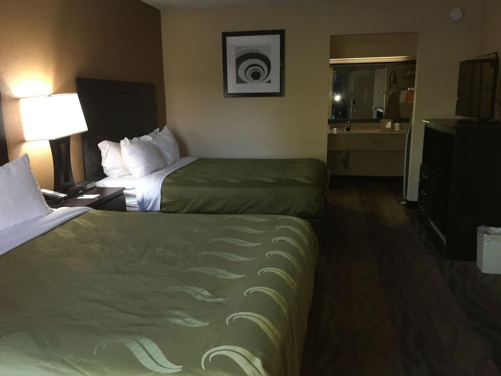 Quality Inn & Suites Санті Екстер'єр фото