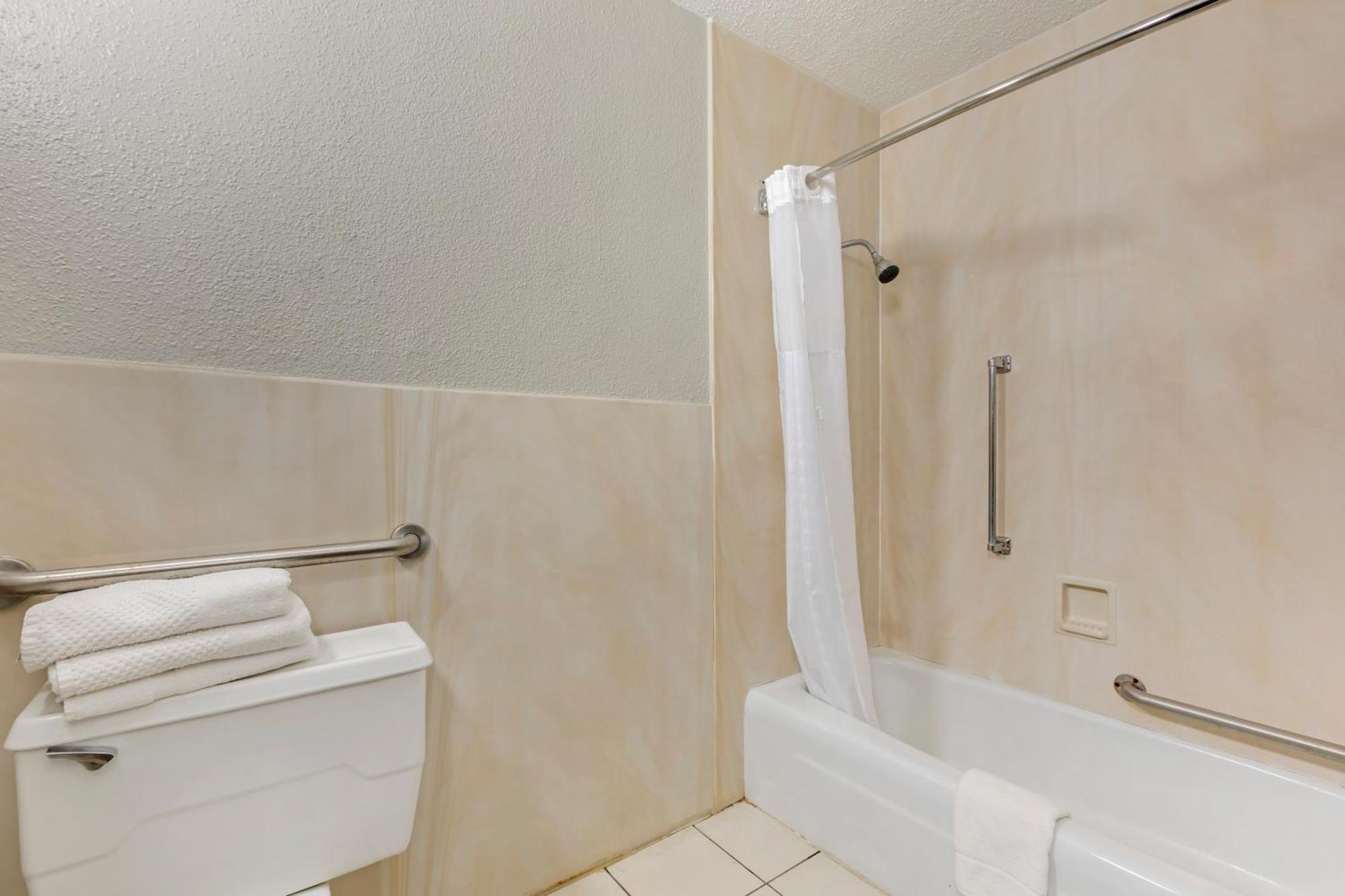 Quality Inn & Suites Санті Екстер'єр фото