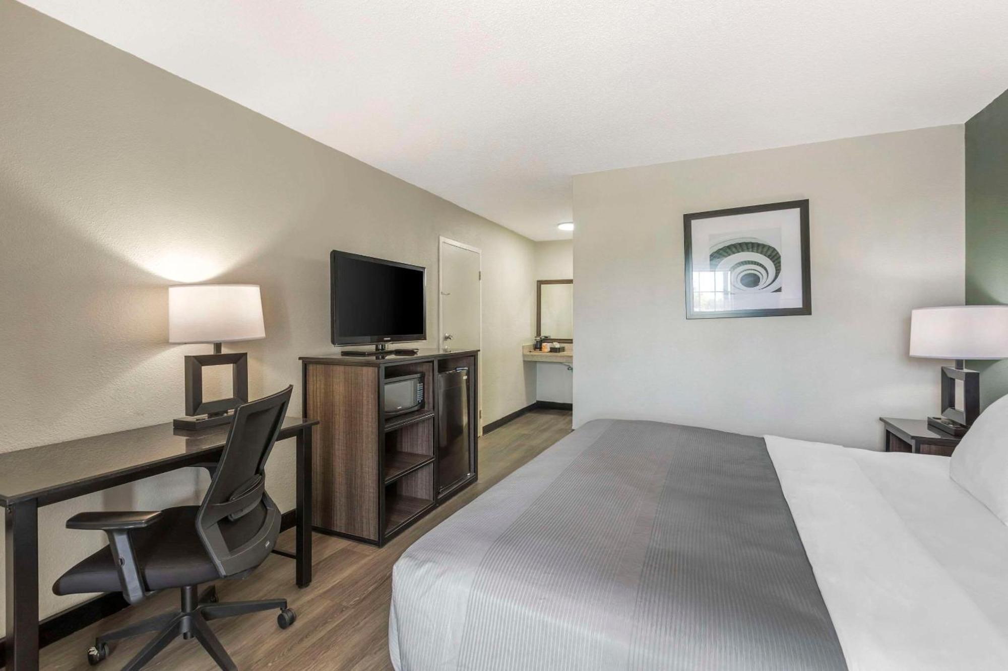 Quality Inn & Suites Санті Екстер'єр фото