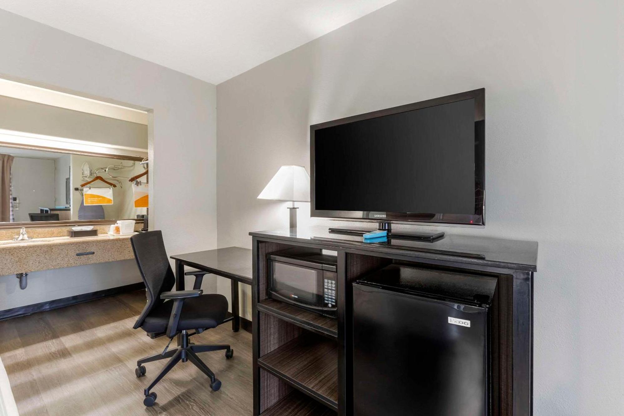 Quality Inn & Suites Санті Екстер'єр фото