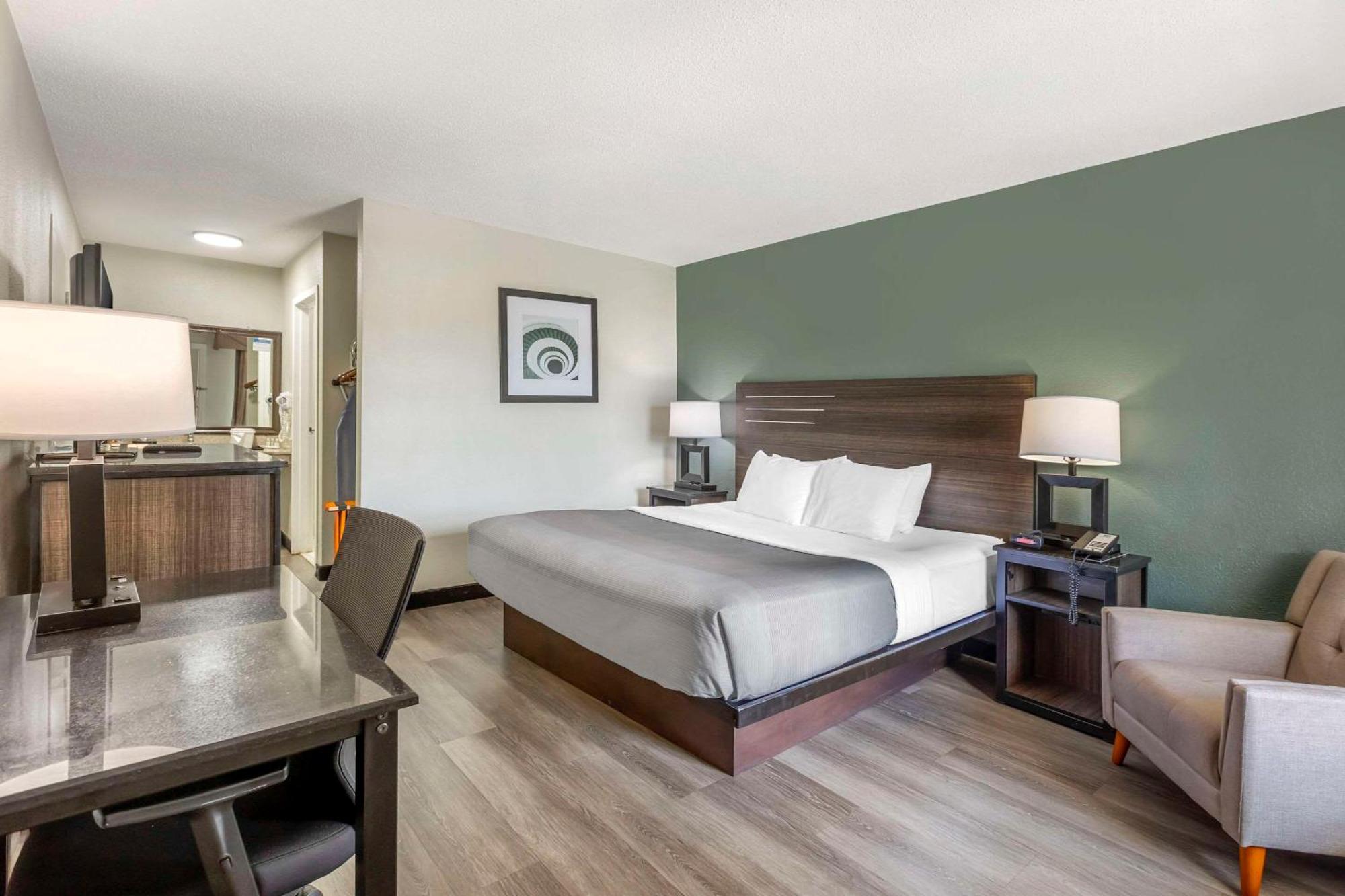 Quality Inn & Suites Санті Екстер'єр фото