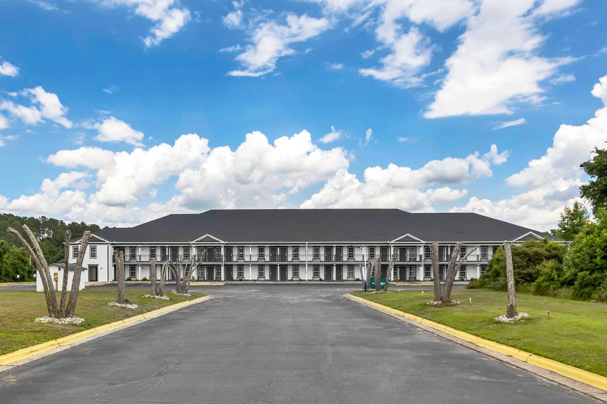 Quality Inn & Suites Санті Екстер'єр фото